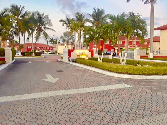 Entrada Garden Villas Condominium Association