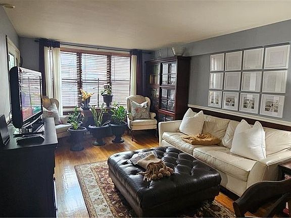 4th image of 1199 E 53rd St APT 5C