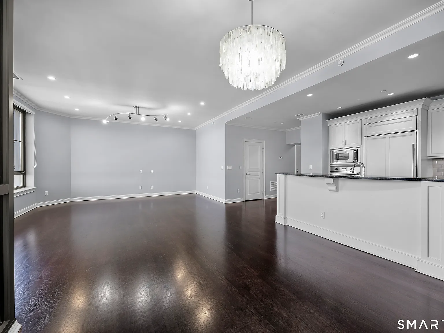 2 bed, 2.0 bath, 2261 sqft, $5,500 — Photo 4