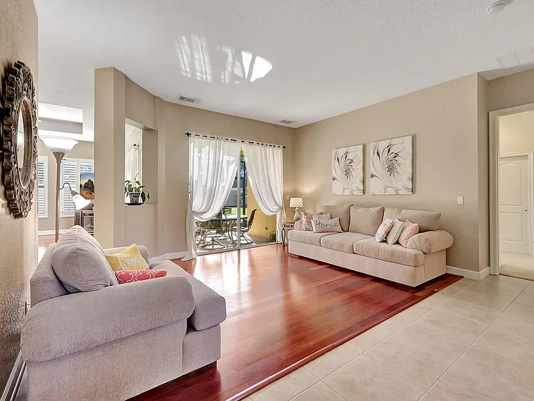 827 SW Grand Reserves Blvd — Photo 5
