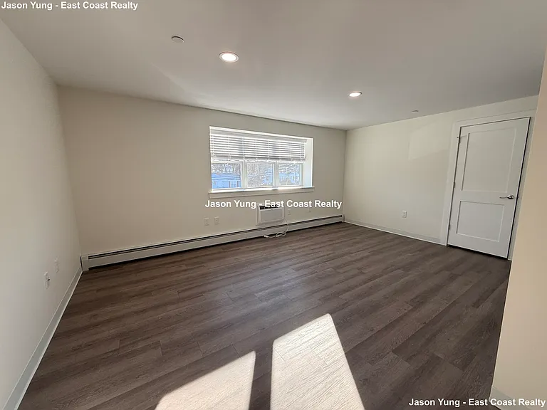 1741 Washington St #10 — Photo 4