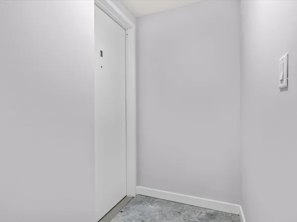 807 Elsmere Place image 4 of 15