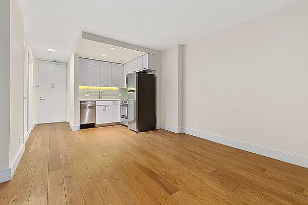 1st image of 230 E 44th St APT 2N