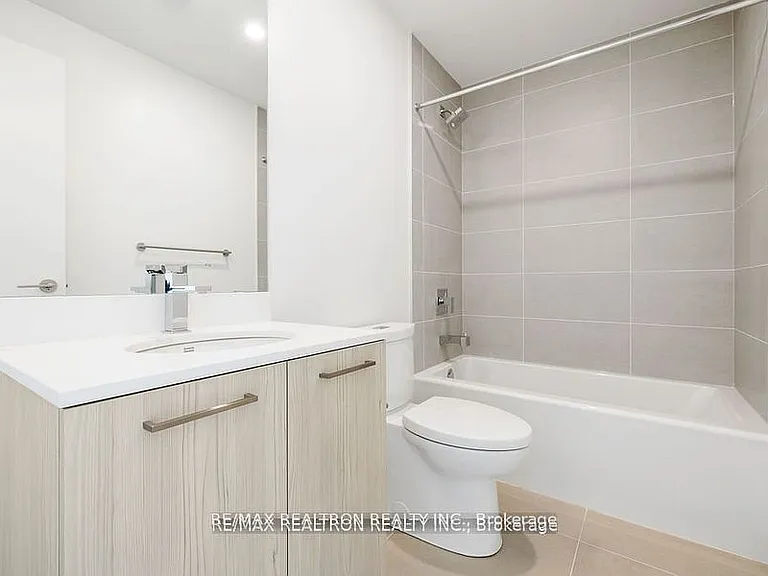 65 Mutual St #3203 — Photo 9