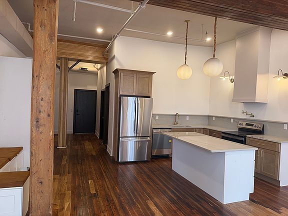 5th image of 607 Main St #3