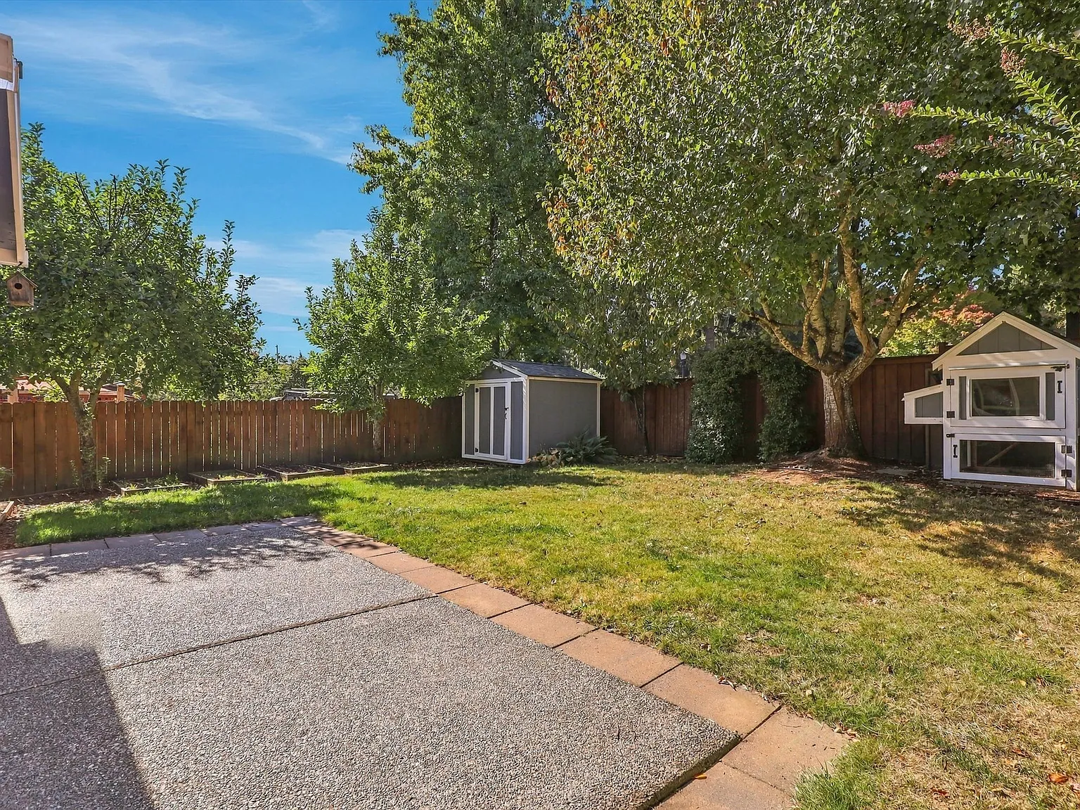 4 bed, 1976 sqft, $3,300 — Photo 4