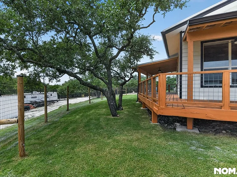1130 Circle Acres Acres #A — Photo 4