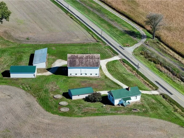 10374 State Route 800 SE, Uhrichsville, OH 44683