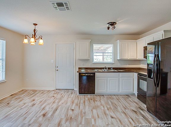 3rd image of 5806 Hickory Cyn