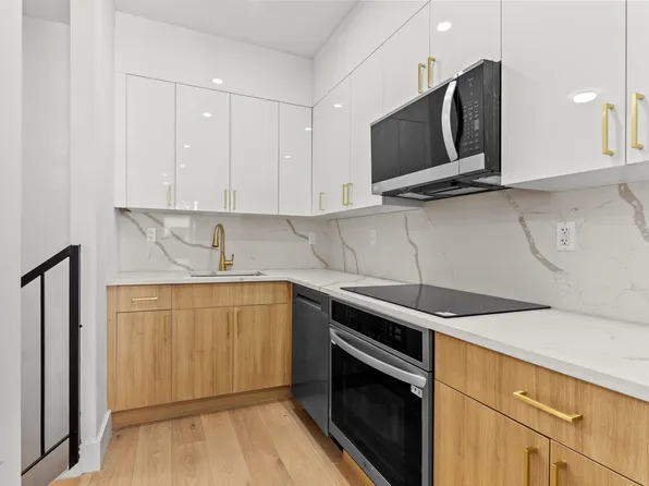 1020 Hancock Street 1A image 3 of 9