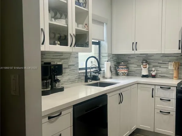 2964 Carambola Cir S #2039, Coconut Creek, FL 33066