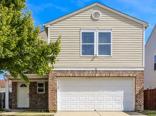 911 Bentgrass Dr, Greenwood, IN 46143