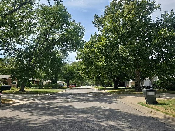 5th image of 1628 E Alta Ave