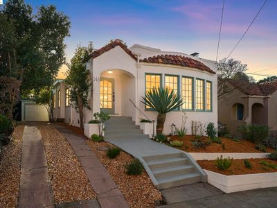 145 Frisbie St, Oakland, CA, 94611