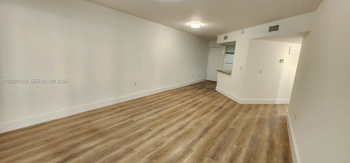 Building Photo - 8333 Lake Dr #104