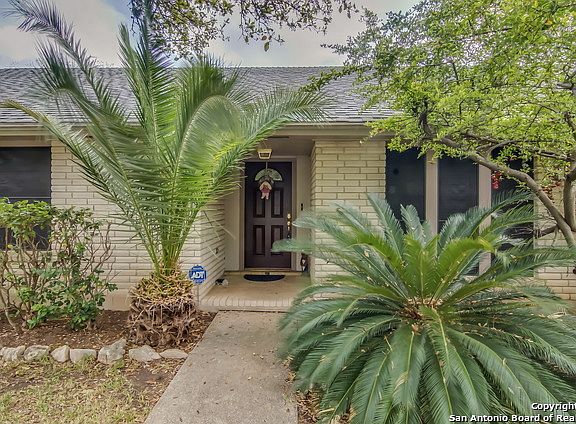 3rd image of 2834 Barrel Oak St