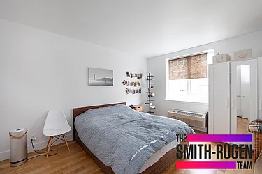 Rented by R New York