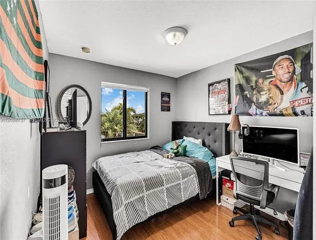 16610 SW 57th Ln — Photo 3