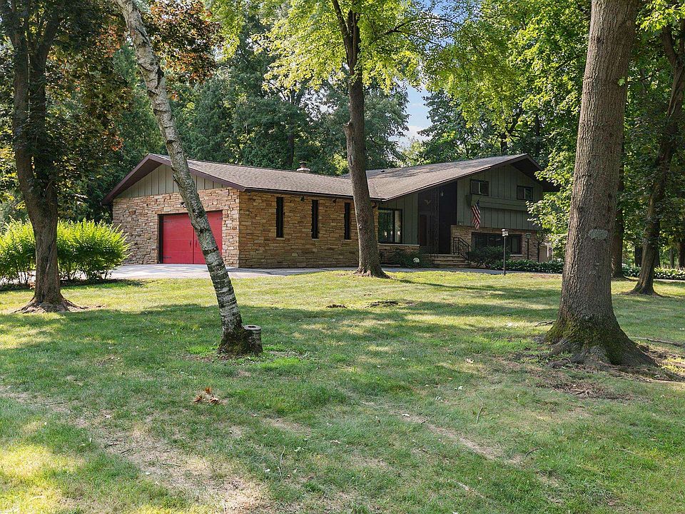 1st image of 110 Woodside Ct