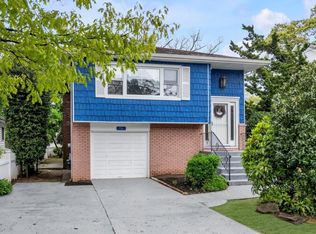 76 Melrose Ave, Lynbrook, NY 11563