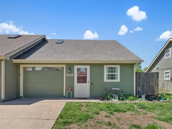 2521 Morningside Dr, Lawrence, KS 66047