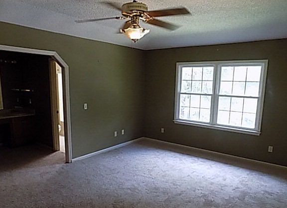 4th image of 609 Wildwood Dr