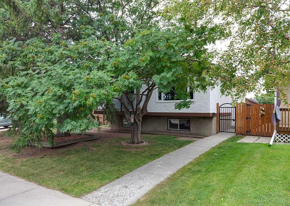 1st image of 232 NE Thames Close NW