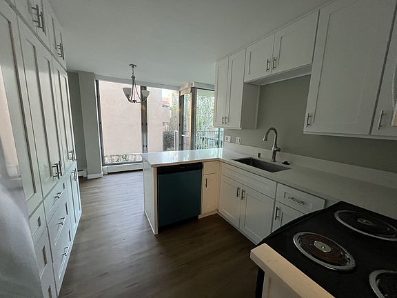 3rd image of 8111 Camino Del Oro APT O