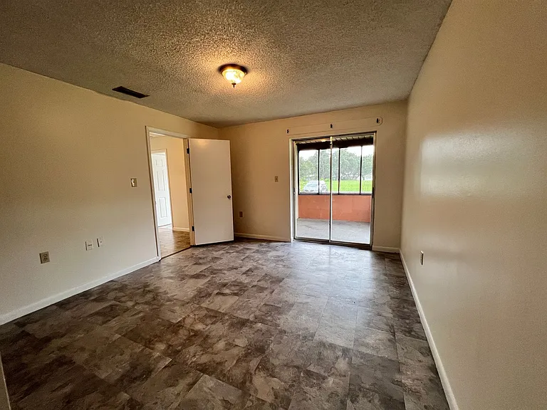 4608 Sandy Ln — Photo 12