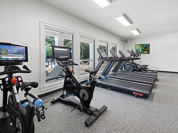 3rd image of 5110 Garrard Ave #515