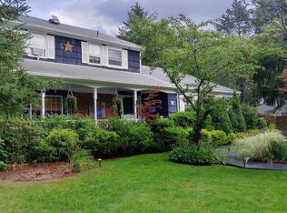 134 W Tiana Rd #134B, Hampton Bays, NY 11946