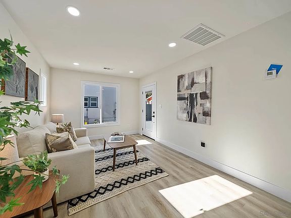 3rd image of 3639 Bancroft St