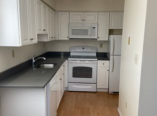 31 Ford St APT 4, Milford, CT 06460