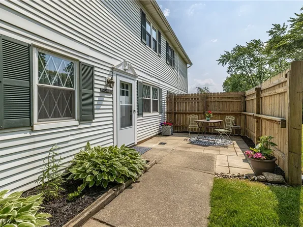 4210 Dennis Ln, Brunswick, OH 44212