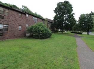 126 Sycamore Ln APT A, Manchester, CT 06040