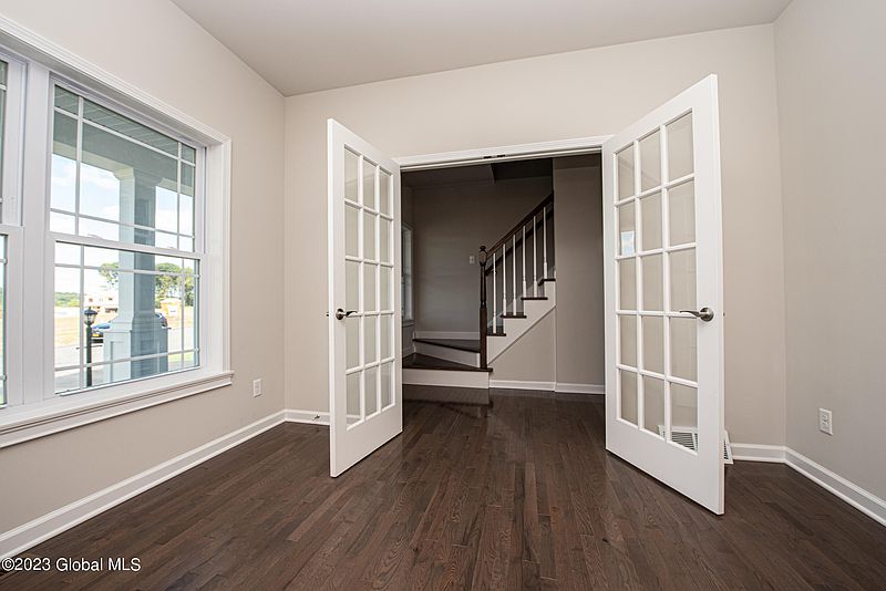 3rd image of 2 Hunter Court