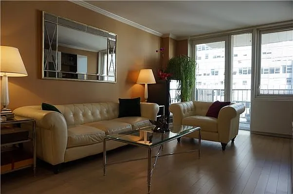 Sold by R New York | media 8