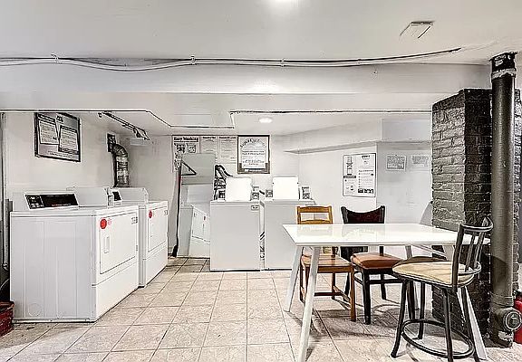 5th image of 236 E 118th St APT 6