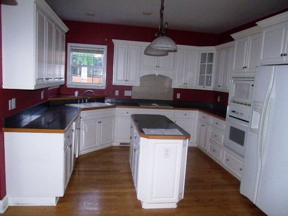 3rd image of 4366 Wisteria Ct