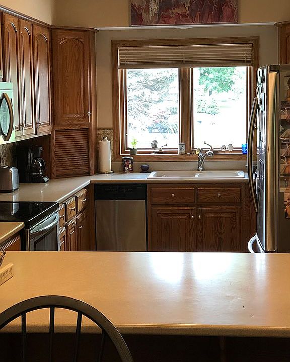 1st image of 402 Southwoods Dr