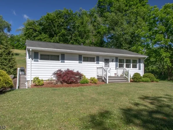 29 Clove Rd, Wantage Twp., NJ 07461
