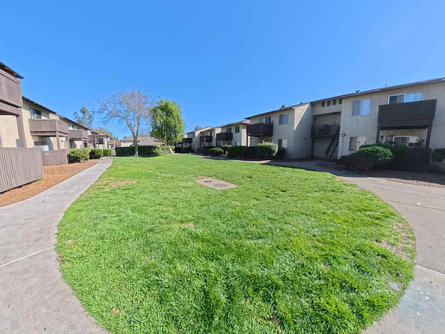 Silk Oak Apartments — Photo 3