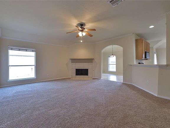 2nd image of 948 Virginia Ln
