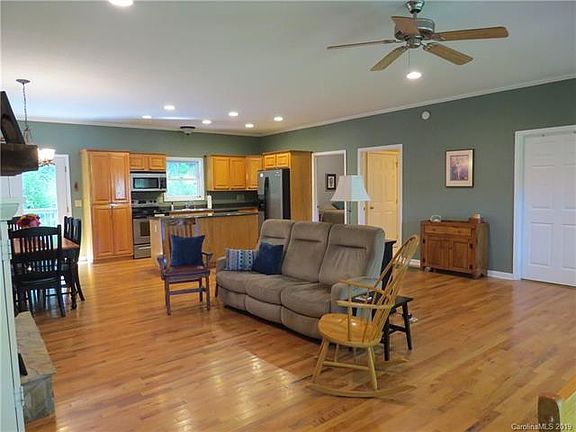 5th image of 119 Ashwood Dr