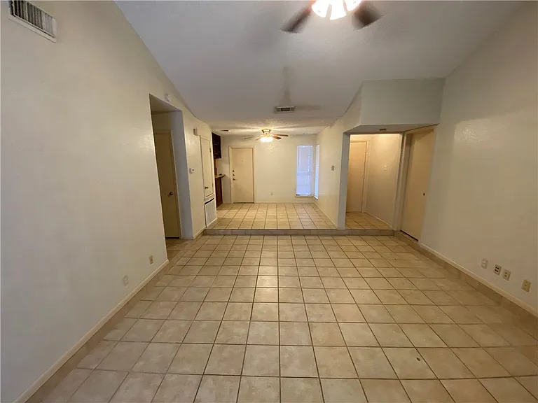 2317 Vialoux Dr — Photo 4