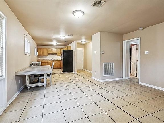 3rd image of 4855 Cerise Ave