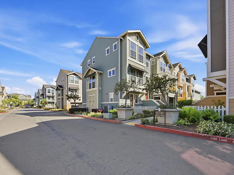 40955 Olmstead Ter — Photo 1