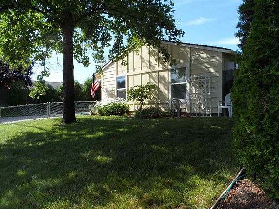 2nd image of 805 Campbell Ave
