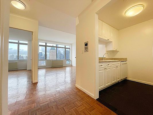 1st image of 350 W 43rd St APT 44E
