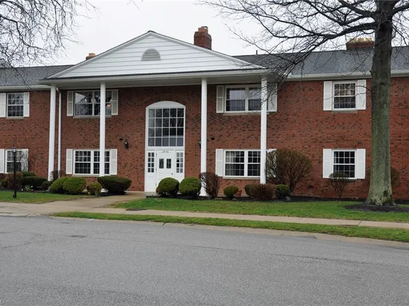 2826 Pease Dr APT 210S, Rocky River, OH 44116
